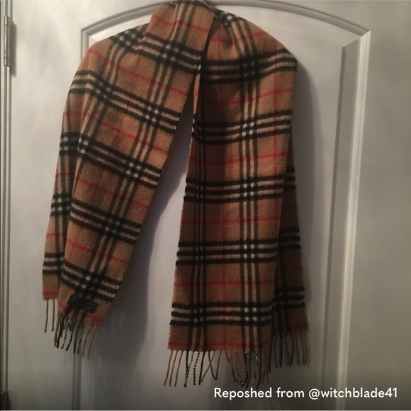 Burberry Accessories - Authentic Vintage Burberry scarf